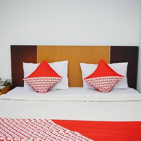 Oyo 2291 Hotel Bahagia Makassar Exterior photo